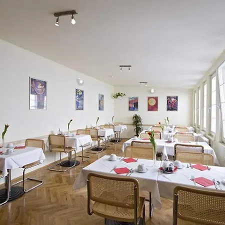 Hotell Meda Of Museum Kampa 3*